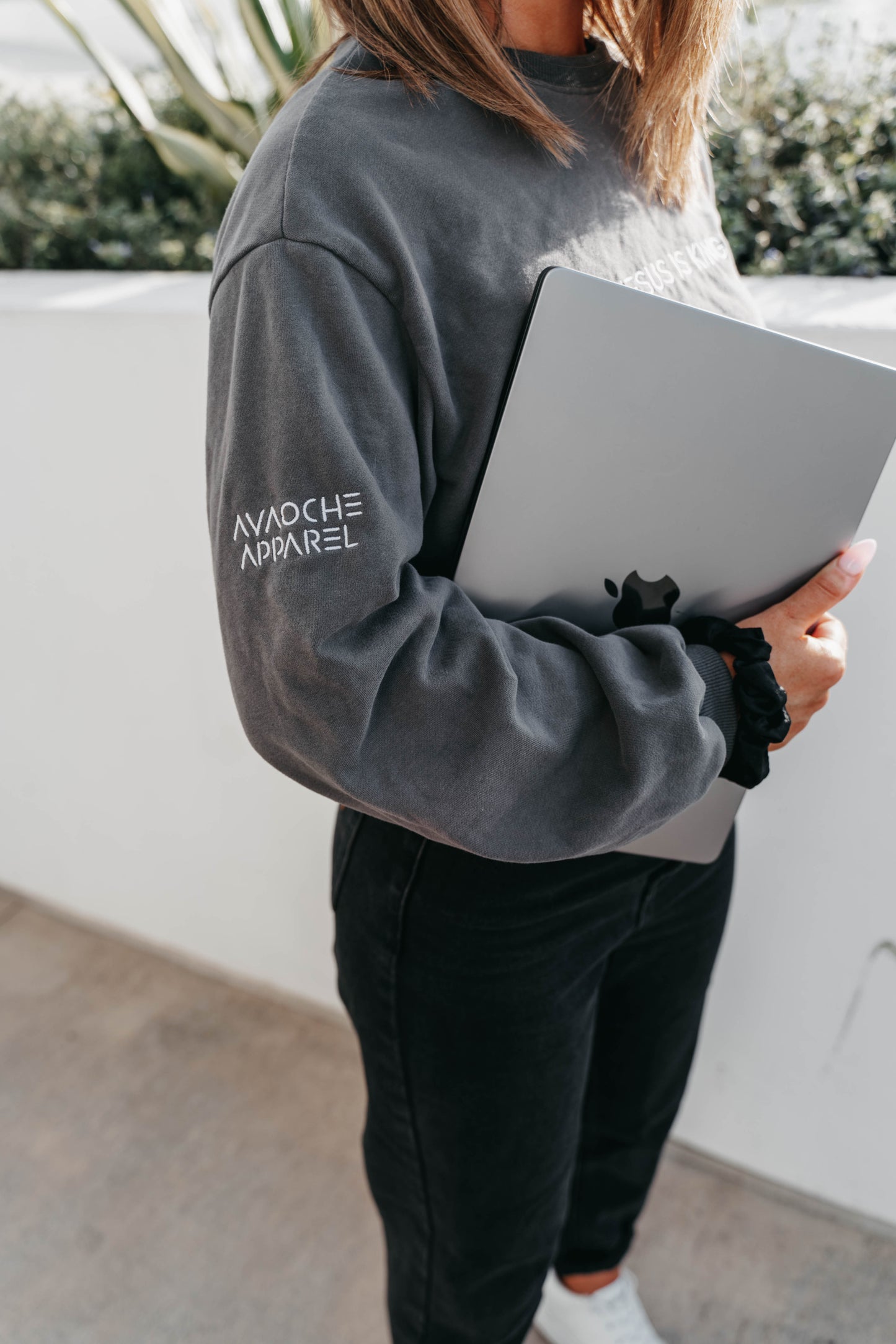 " JESUS IS KING " Women's Grey Long Sleeve Shirt