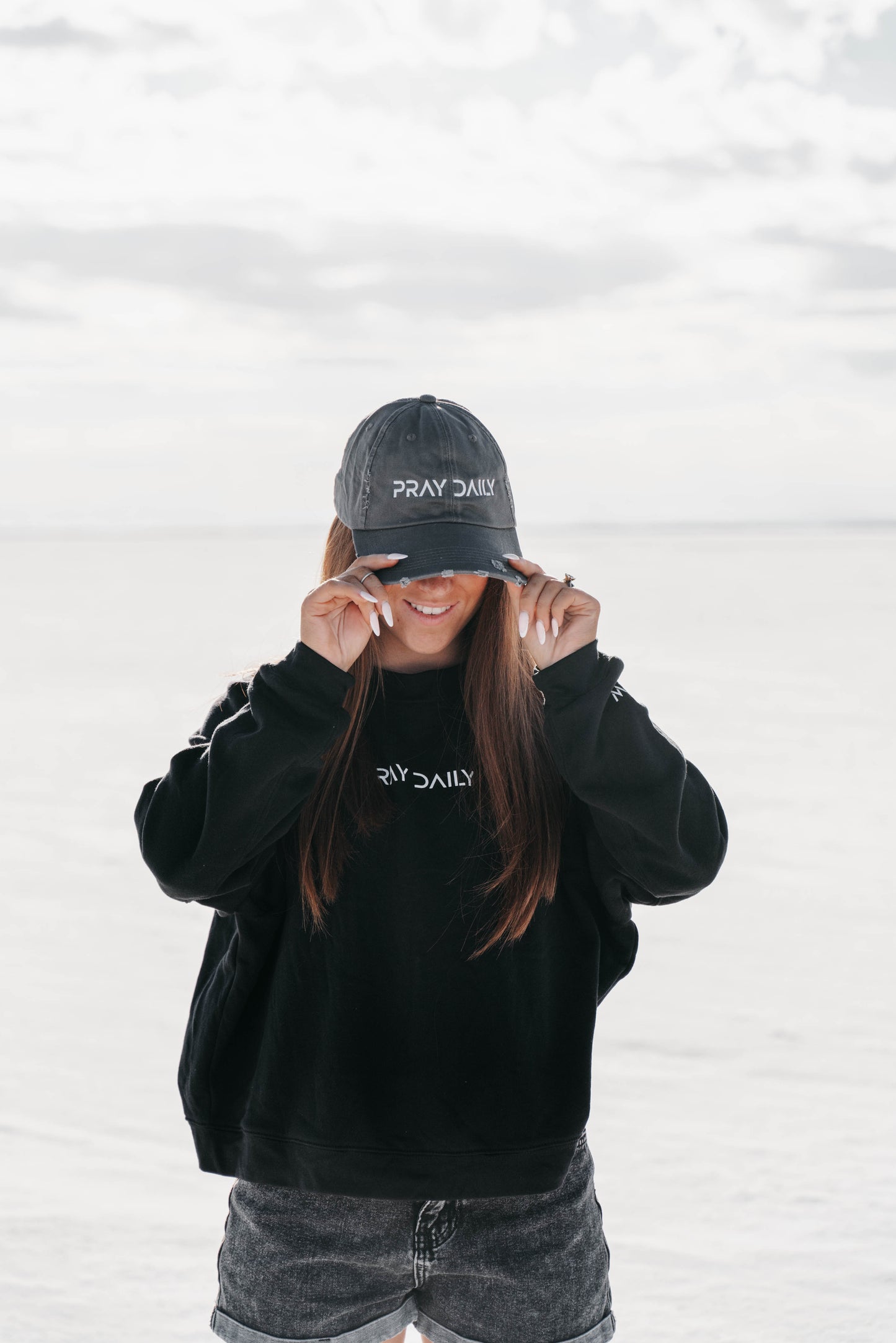 " PRAY DAILY " Unisex Grey Distressed Cap