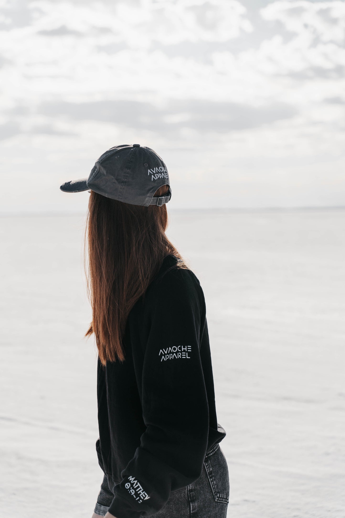 " PRAY DAILY " Women's Black Crewneck