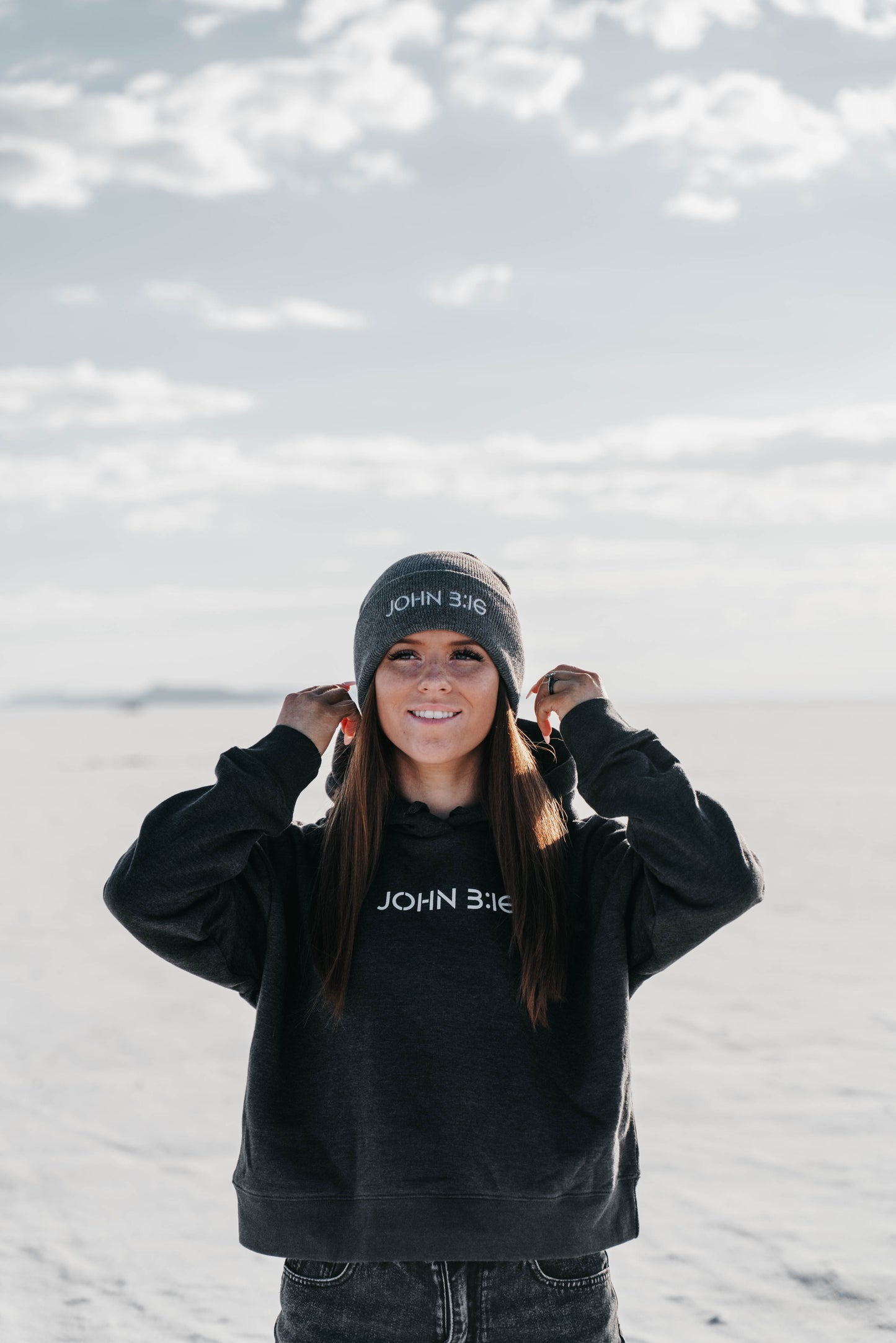 " JOHN 3:16 " Women's Grey Hoodie
