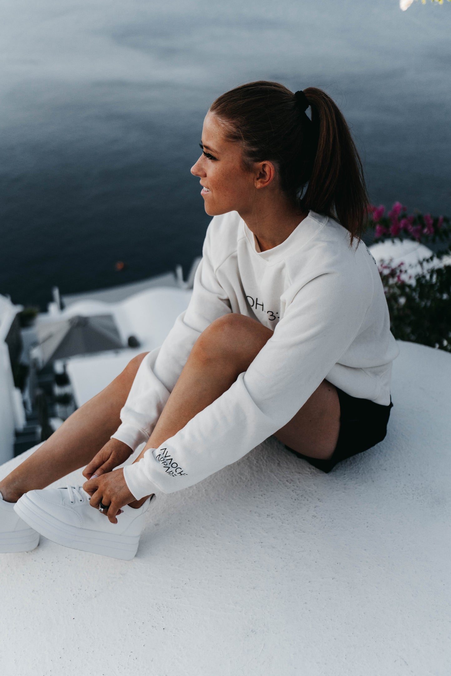 " JOHN 3:16 " Women's Off White Crewneck